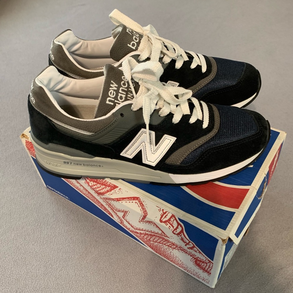 New balance m997nv size 9 MENS